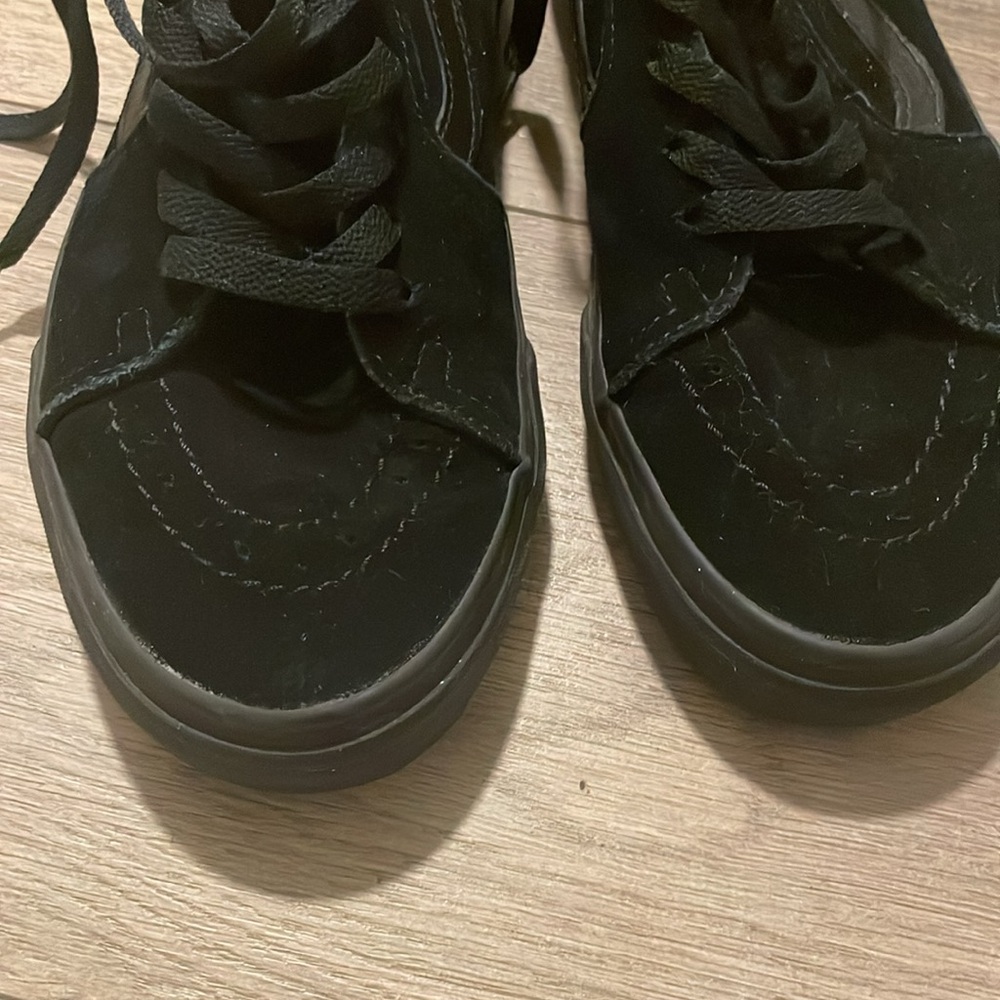 Black on black vans - Picture 3 of 6
